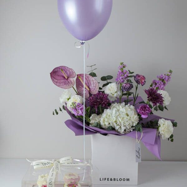 Super mini cake with flower (purple)